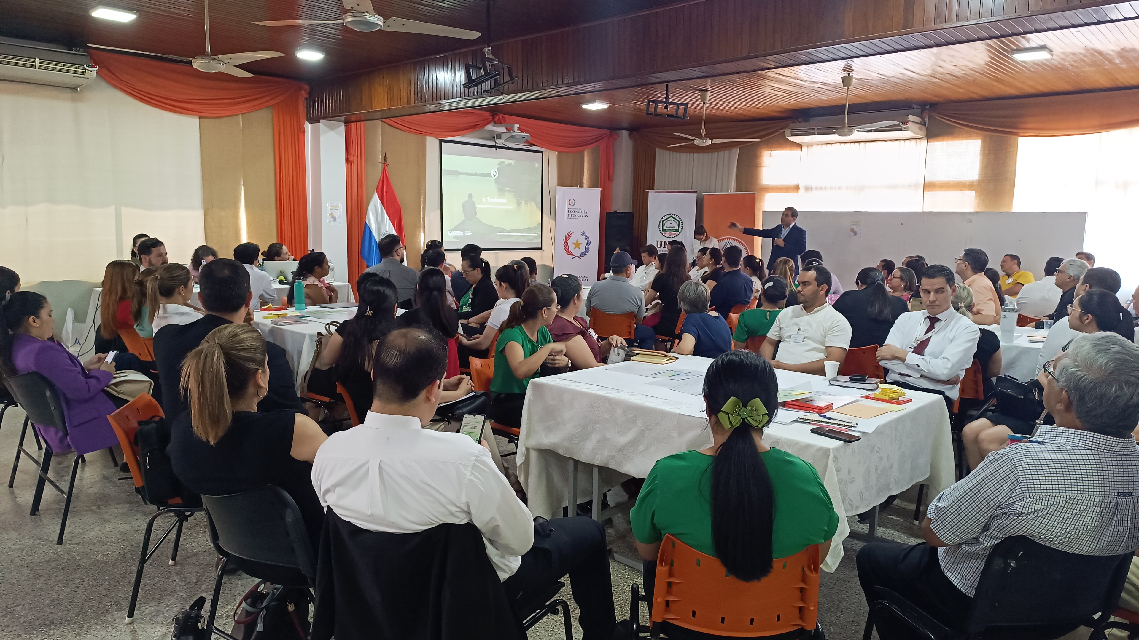 Mesas Temáticas - Región Centro - Espacio Social, Empresarial, Gremial y  Académico